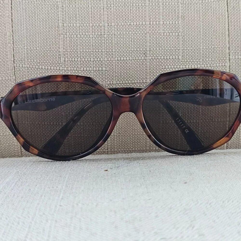 Liz Claiborne Women Sunglasses 12115 Brown Tortoise Eye Wear Shades - Picture 2 of 12